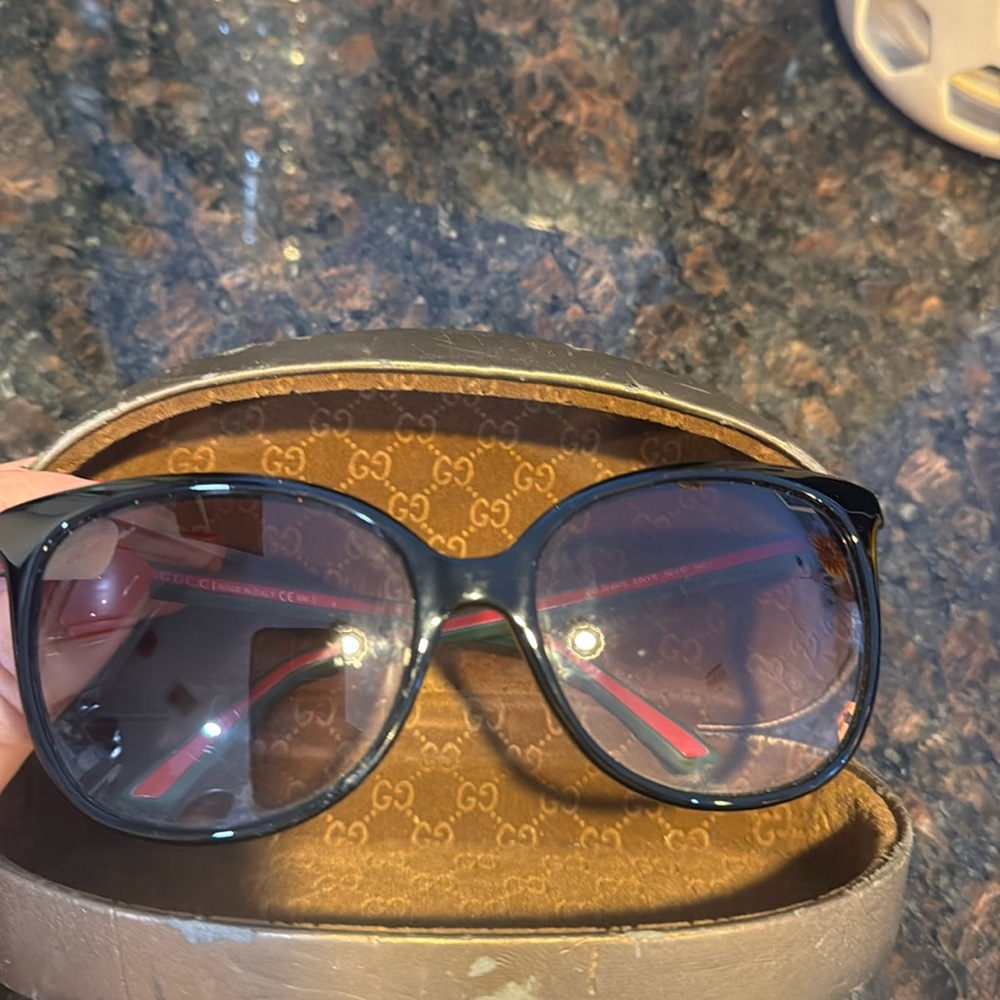 Gucci authentic glasses . Worm 4 times